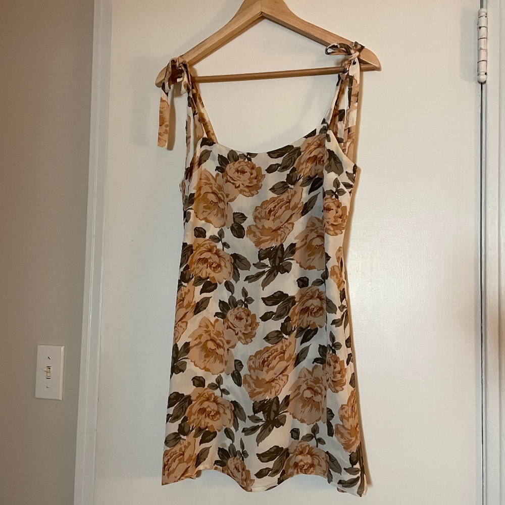 Reformation Rose Floral Tie Sleeve Mini Dress Size XS or 0